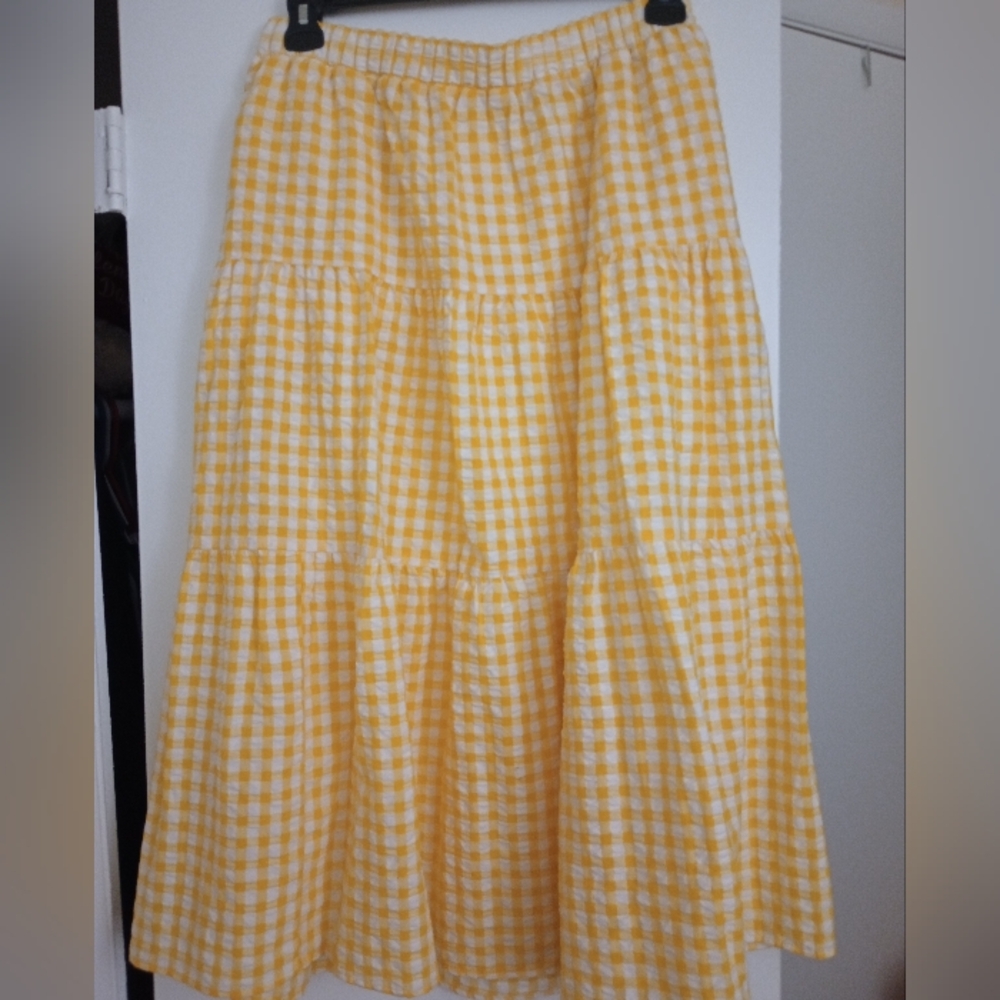 Old Navy Yellow and White Tiered Midi Skirt - Picture 3 of 4